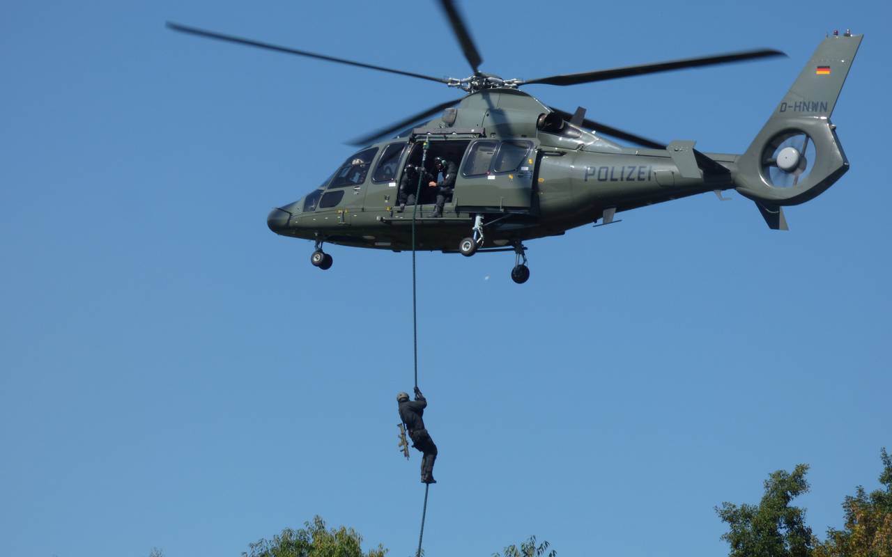 Die Polizei und ihre Spezialeinheiten üben in Essen für mögliche Ernstfälle.