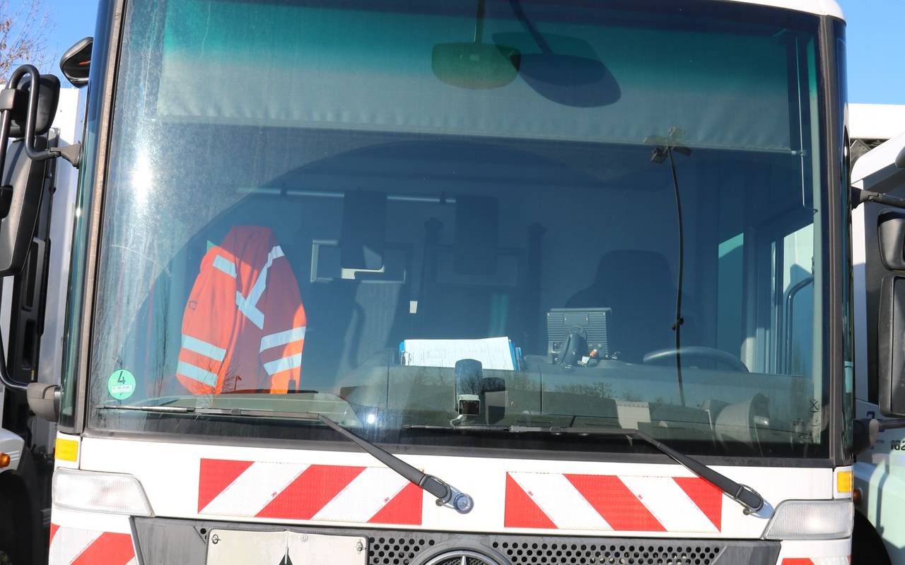 Müllfahrzeug mit Kameras