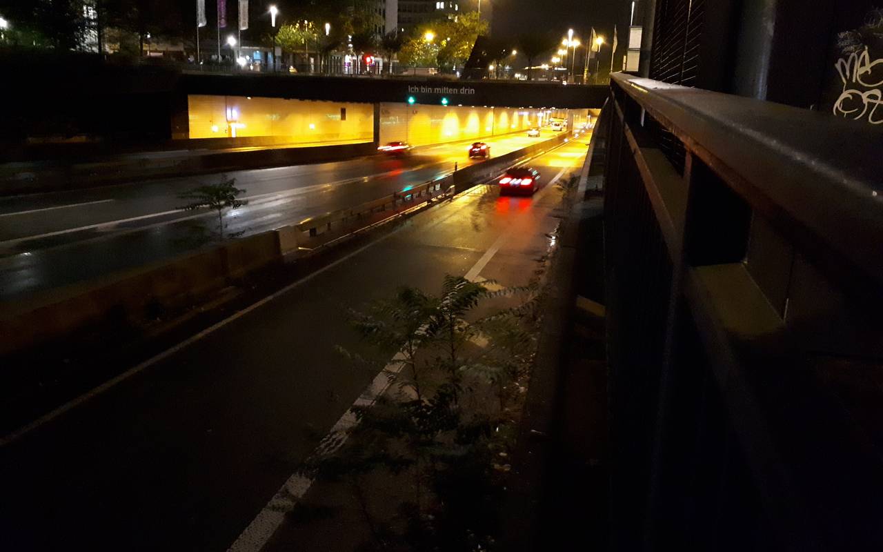 Der A40 Tunnel mit der Ausfahrt Essen-Zentrum - jetzt ohne Tempo-40-Schild