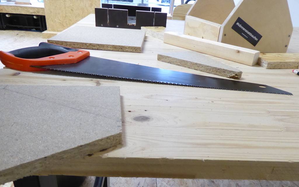 In der Stadtteilfabrik könnt ihr unter Anleitung eure eigenen Möbel bauen.