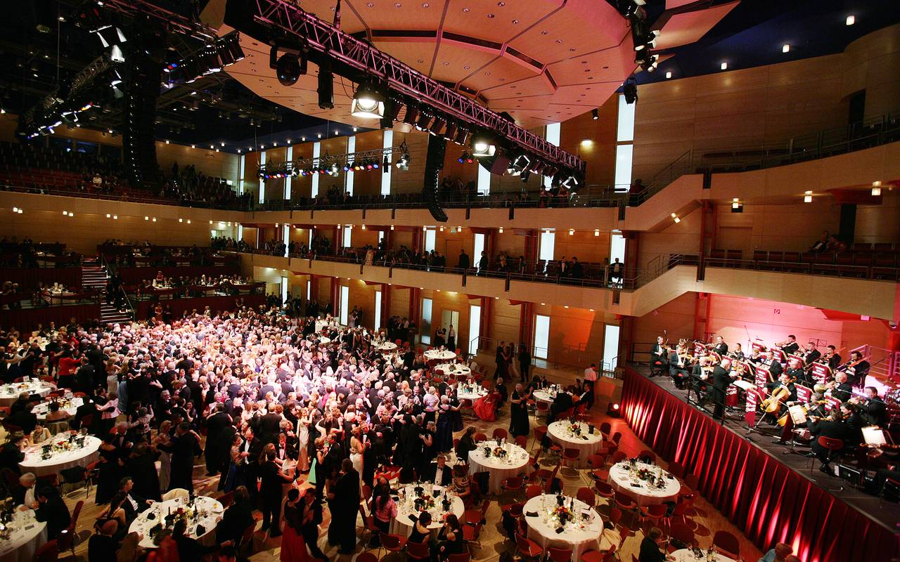 Ein Archivbild des Philharmonischen Balls in der Essener Philharmonie.