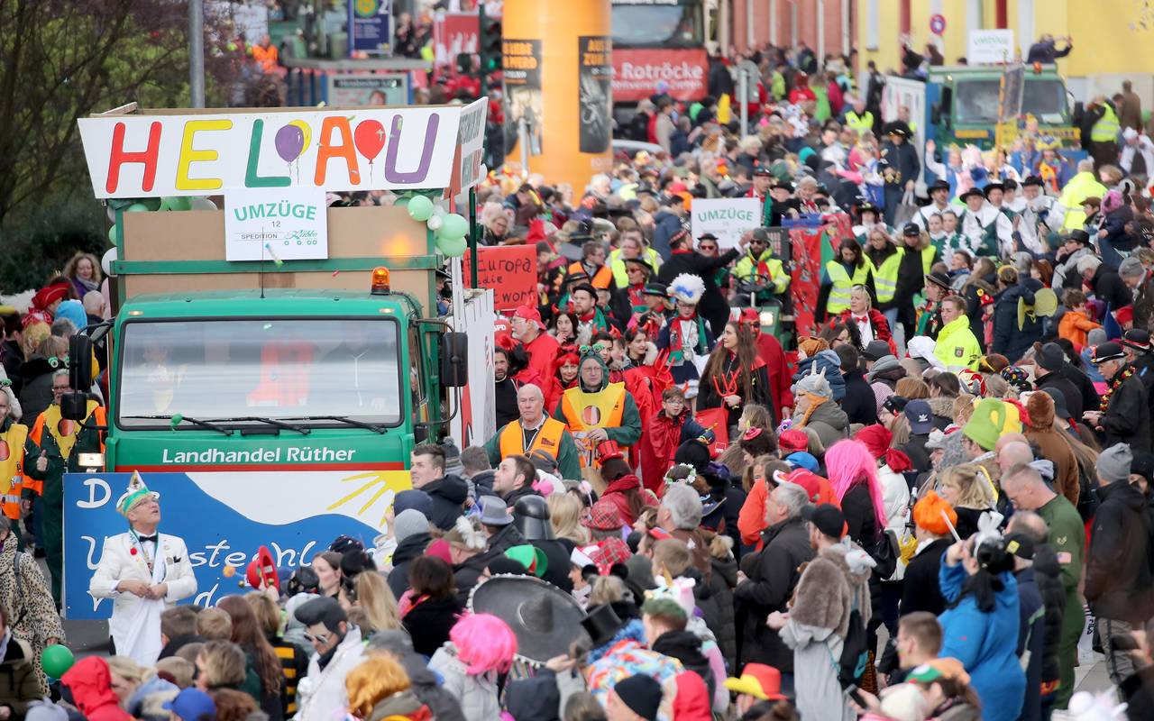 Rosenmontagszug des Festausschusses Kupferdreher Karneval 2019 Umzug Karneval