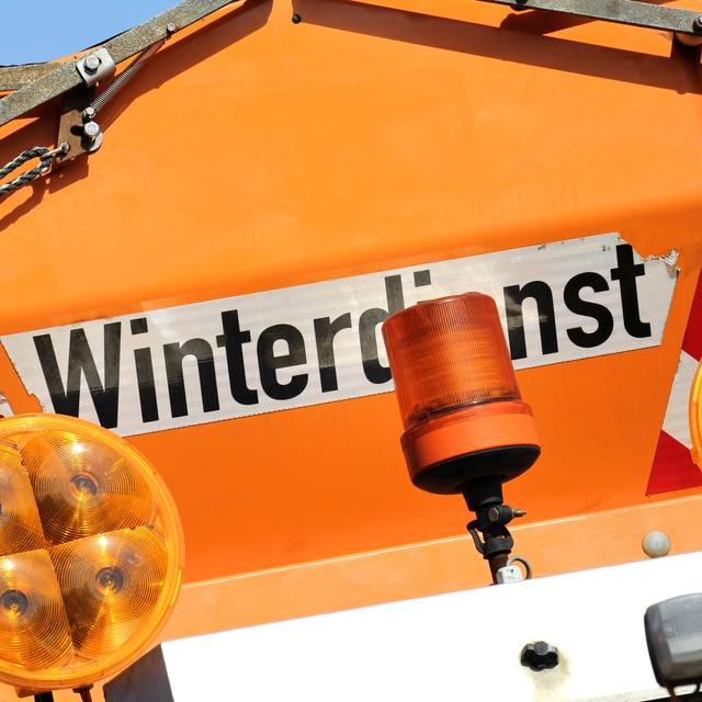 Der Winterdienst sorgt für geräumte Straßen (Symbolbild).