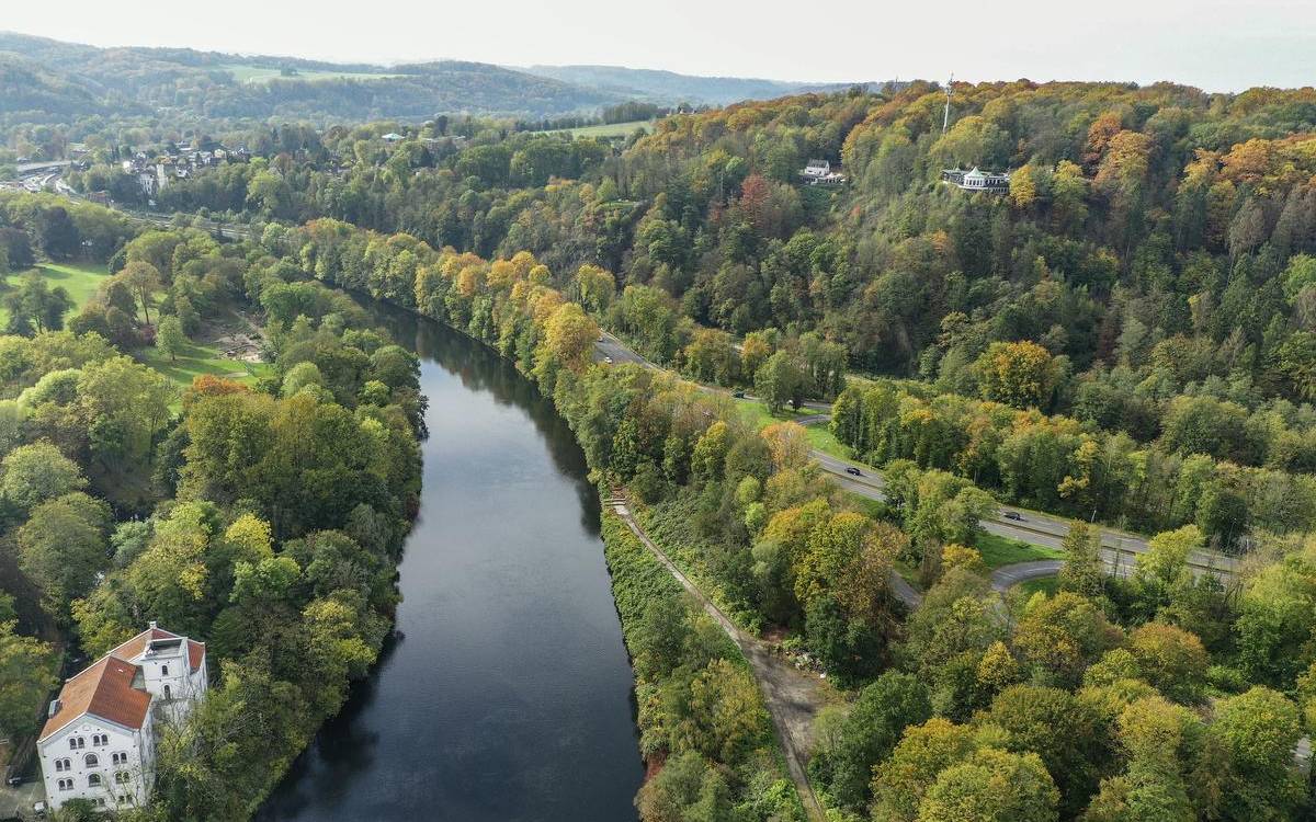 Die Ruhr und die Bredeneyer Straße in Essen