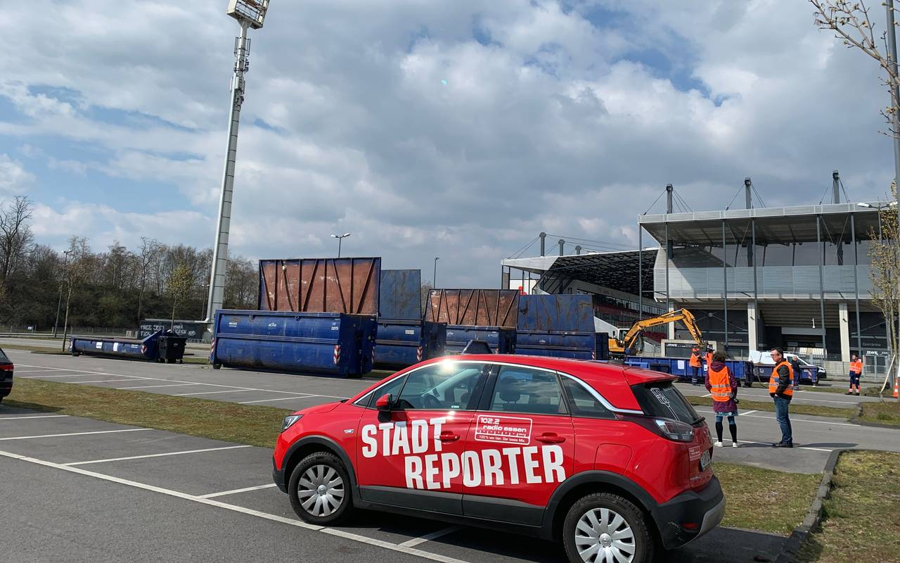 Grünschnitt-Annahmestelle am Stadion Essen in Corona-Zeiten.