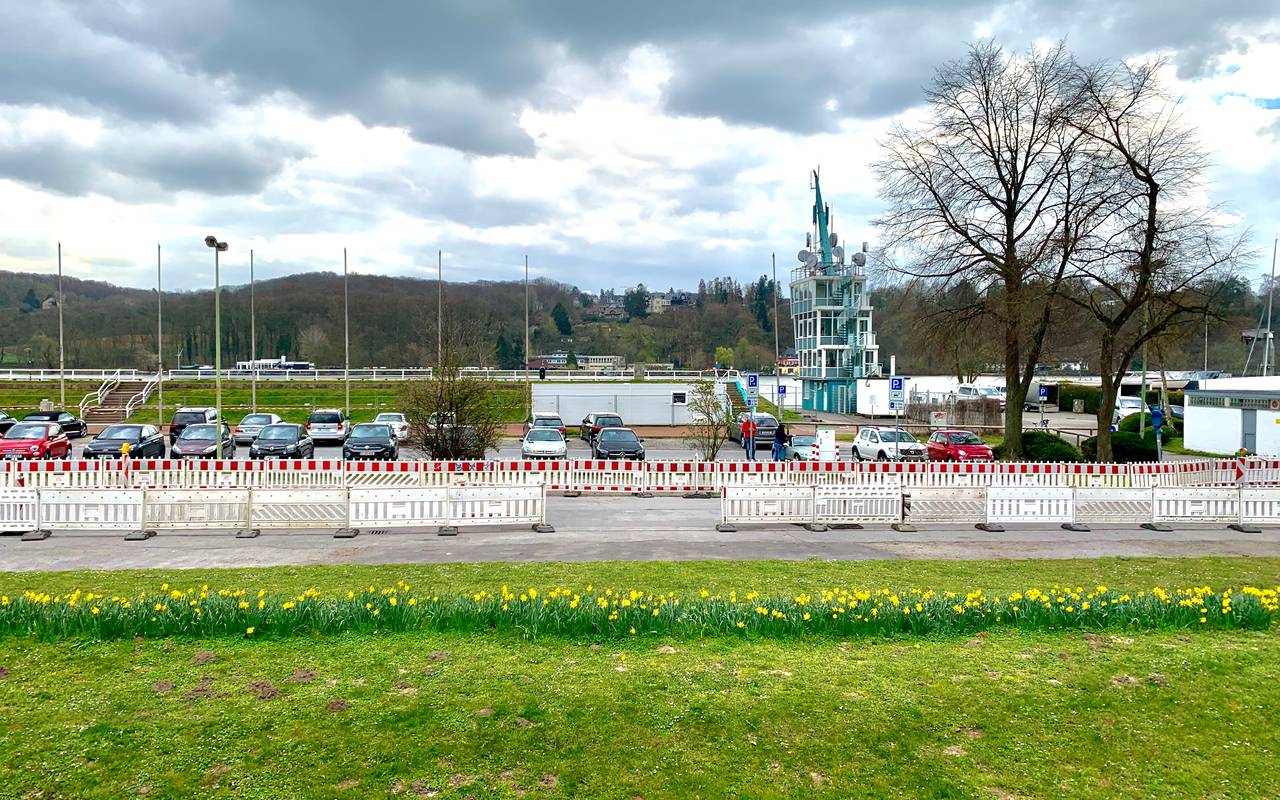 Tribüne am Baldeneysee  in Essen gesperrt
