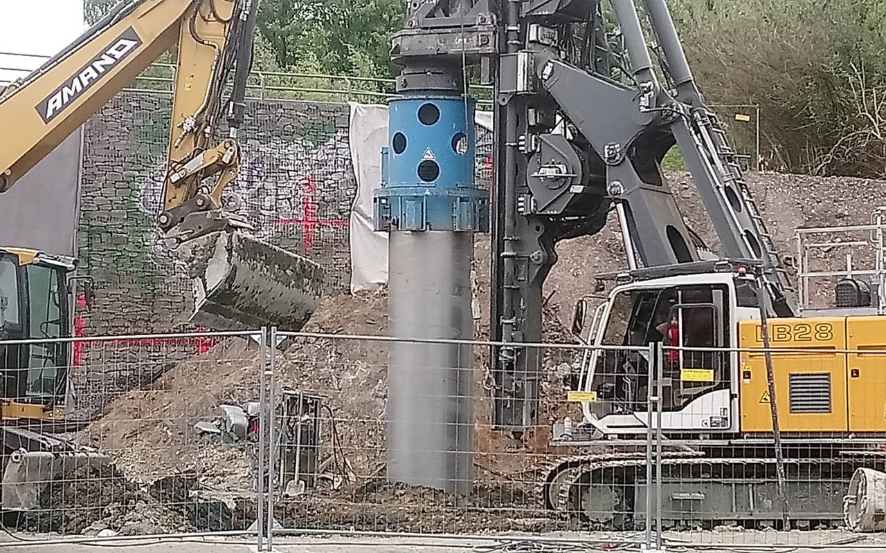 Riesen Bohrer hilft beim Bau vom neuen Stadteil 51 in Essen.