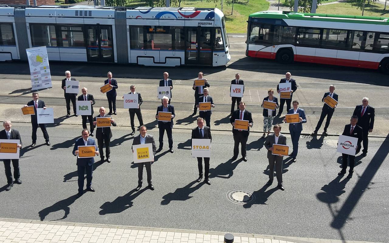 Kommunen, darunter auch Essen und Verkehrsunternehmen im Ruhrgebiet kooperieren für besseren ÖPNV.