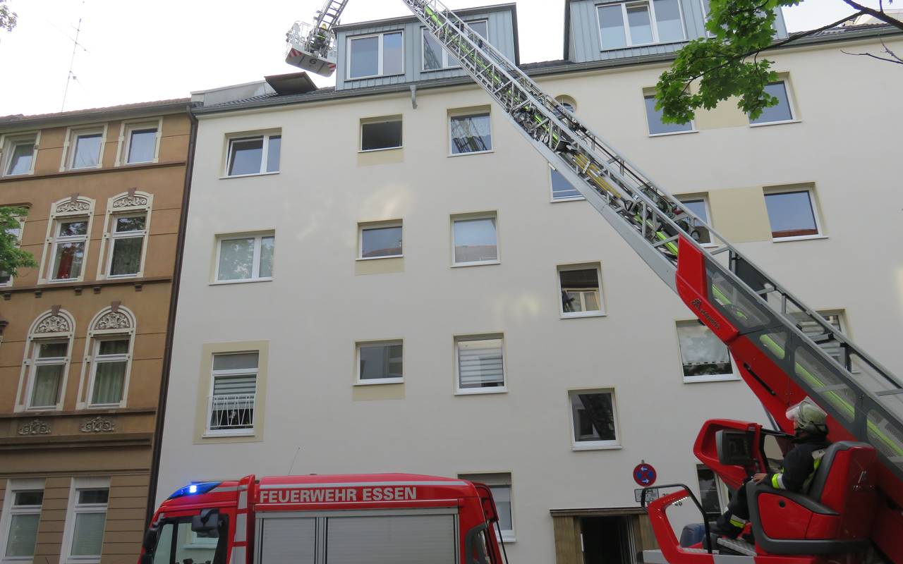 Feuer Gasflasche in Essen-Rüttenscheid