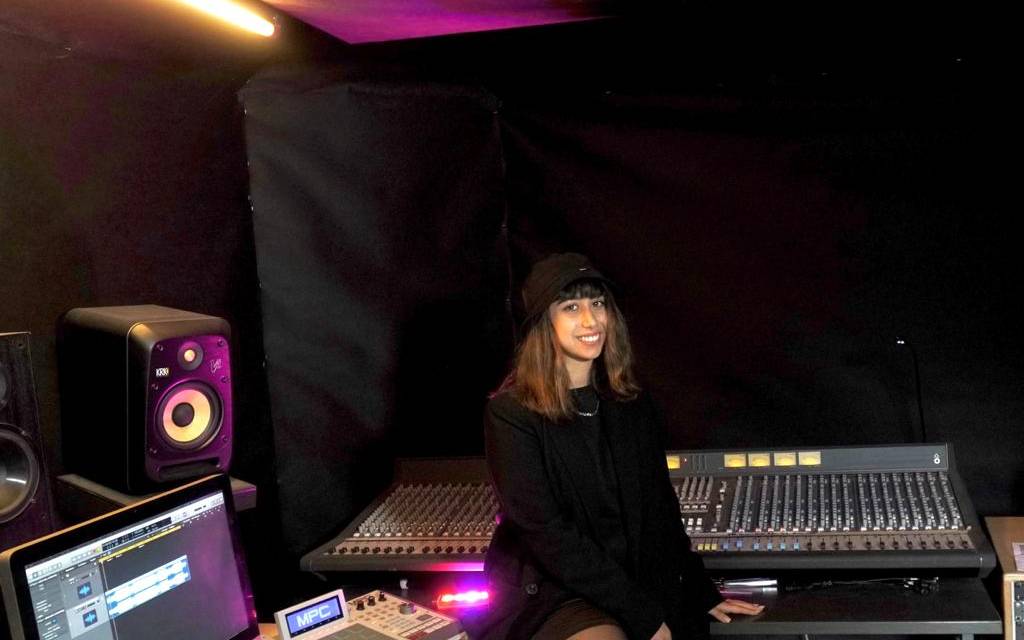 Sophia im "Alpha Record Tunes" Studio in Essen.