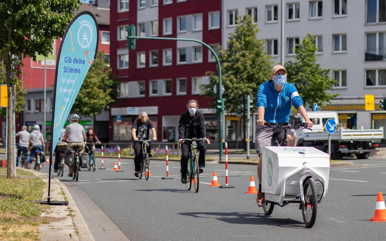 Die Initiative RadEntscheid in Essen hat für ein Bürgerbegehren alle nötigen Unterschriften gesammelt.