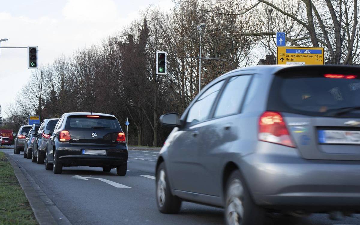 strasse-auto-radio-essen