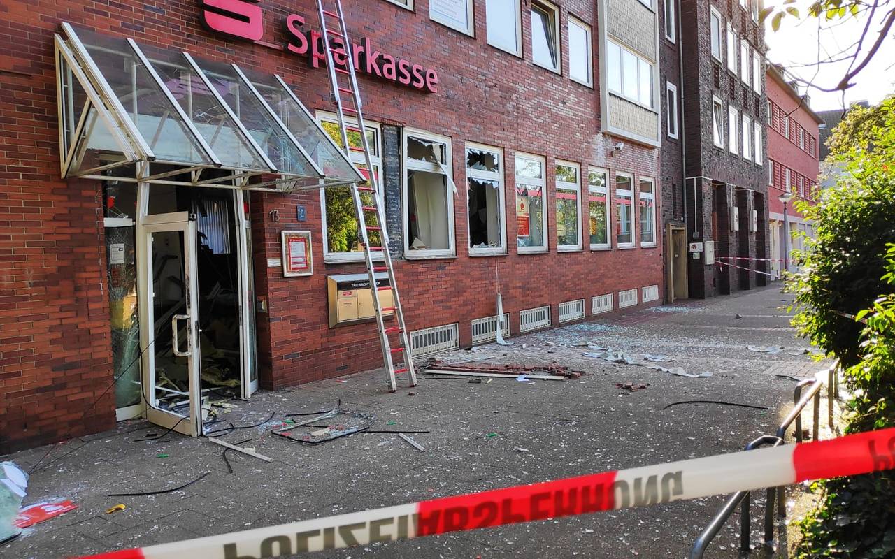 Das Foyer der Sparkasse am Karnaper Markt ist total zerstört.