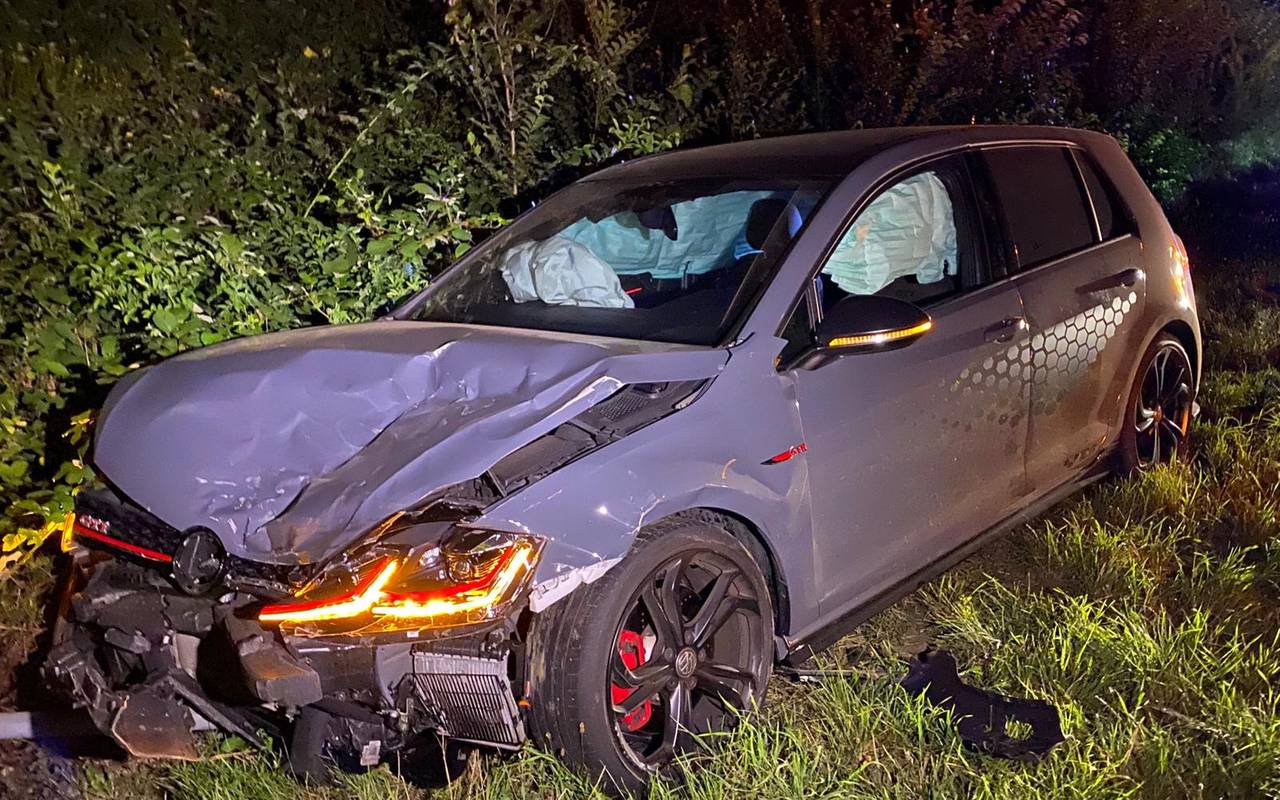 Unfall A40 Essen Richtung Mülheim kaputter Golf