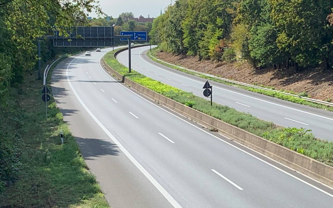 Leere A40 nach Sperrung wegen LKW-Brand Richtung Essen