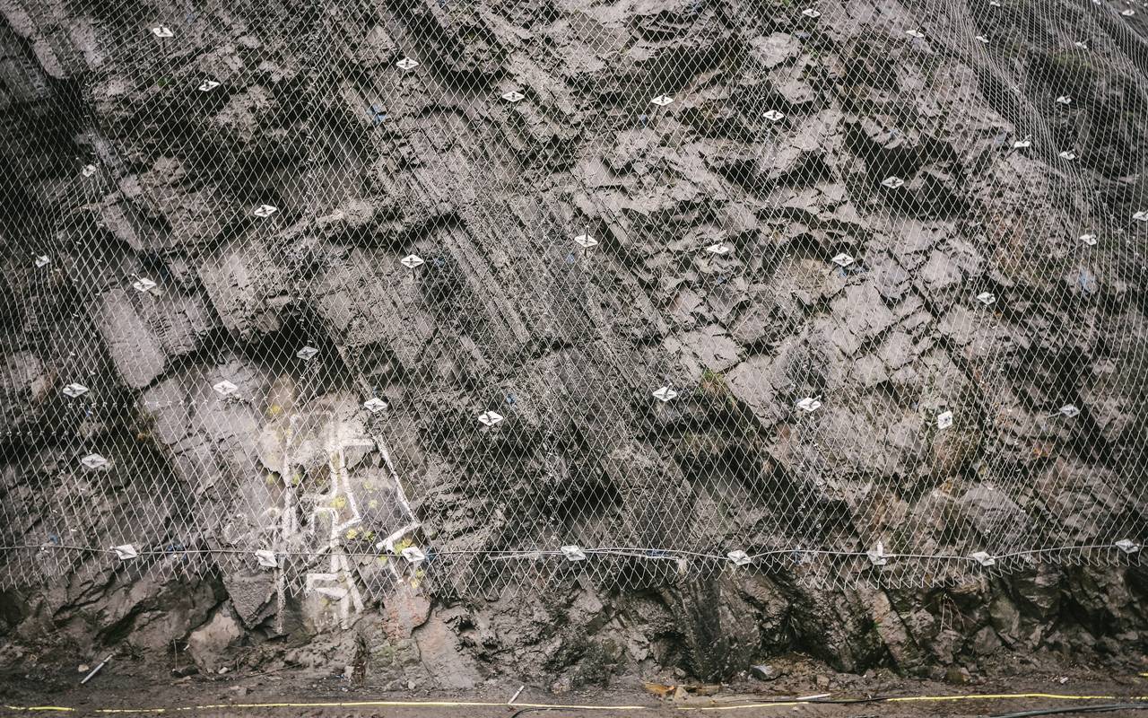 Steilhang an der Brückstraße / B224 in Essen-Werden