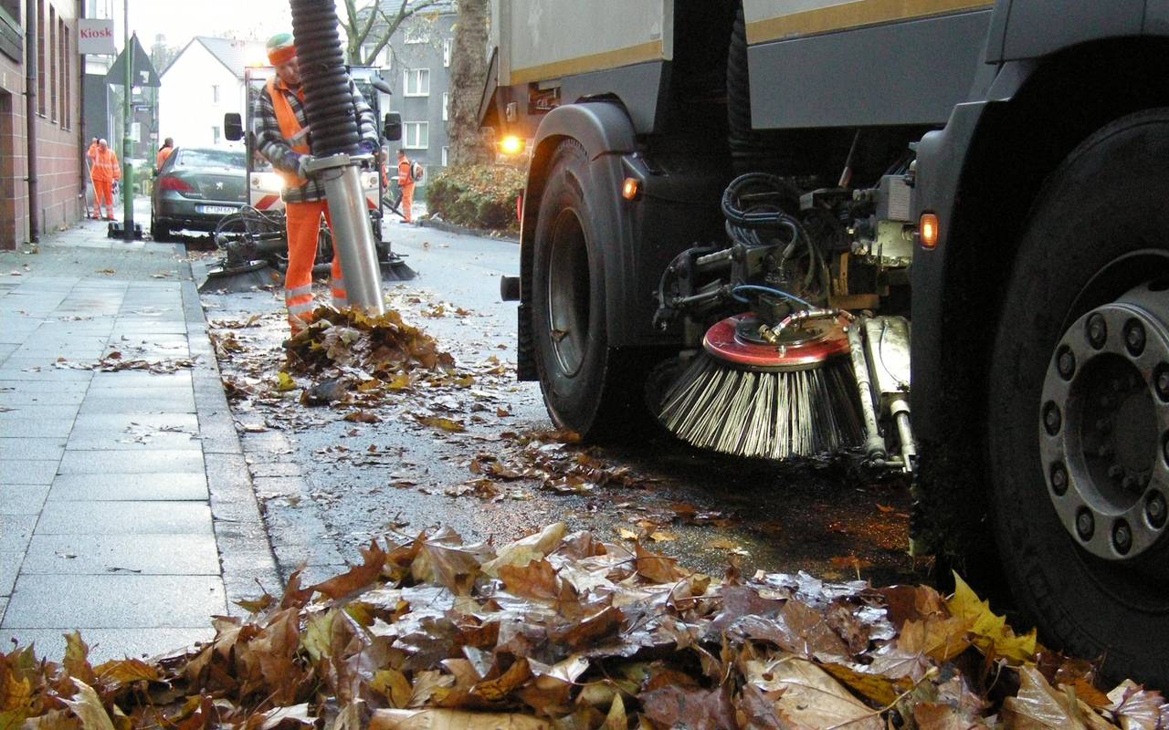 Laubsauger Fahrzeug der Entsorgungsbetriebe Essen