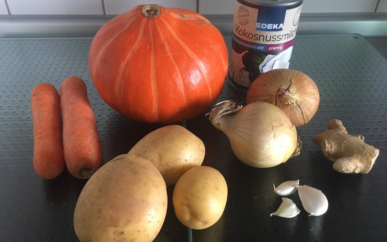 Radio Essen backt mit euch in der Corona-Zeit. Diese Zutaten braucht ihr für die Kürbissuppe.