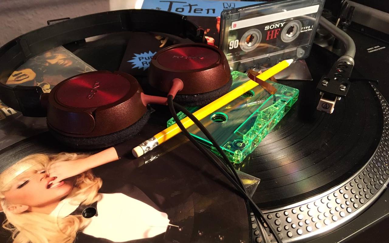 mixtape_kassette_bleistift_schallplatte_radio-essen