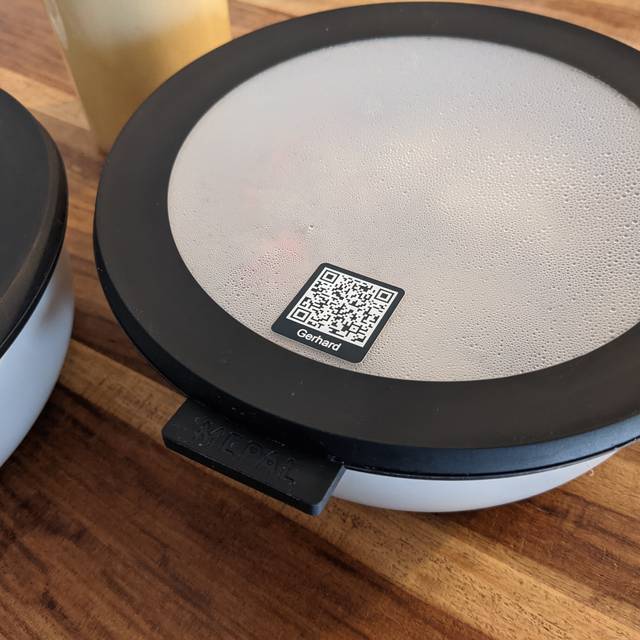 Jede Schüssel hat einen Namen und einen eigenen QR-Code.