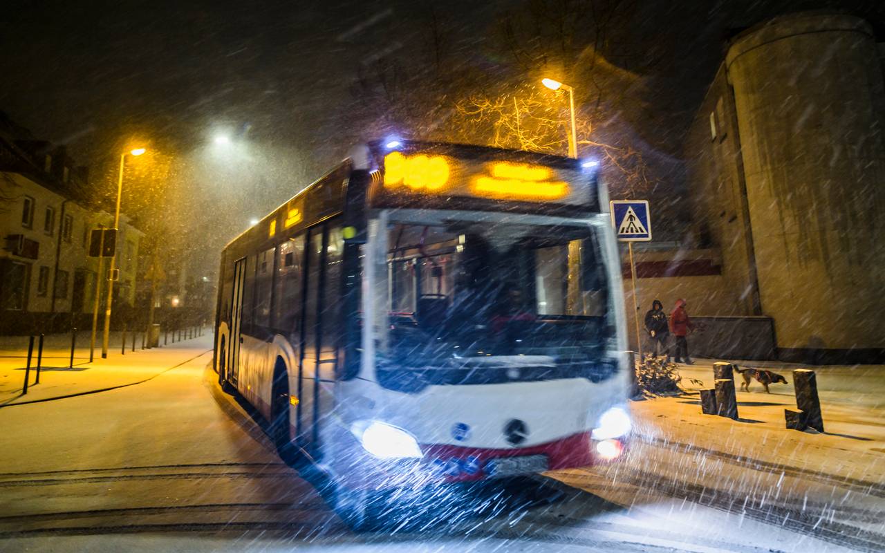 bus-im-schnee_radio-essen