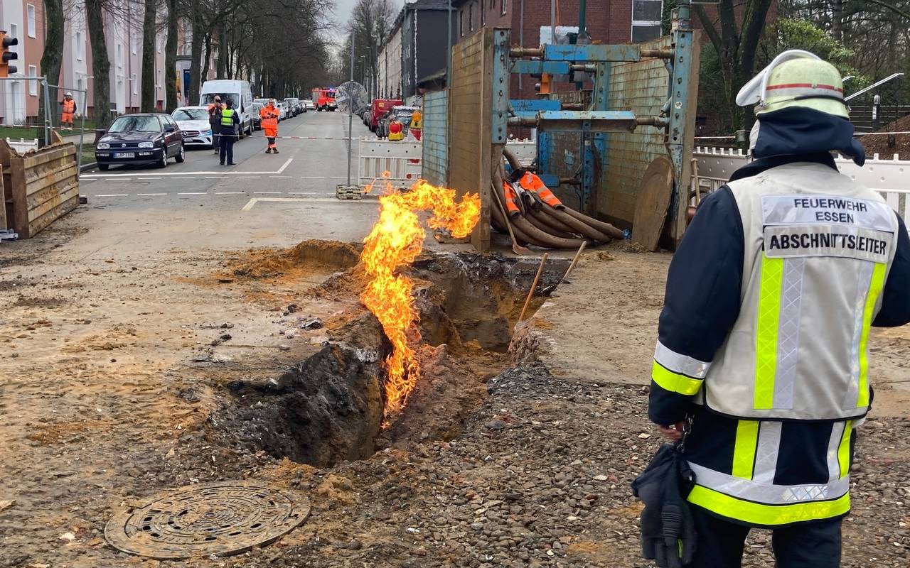 radio-essen-feuerwehr-flamme-gasleck