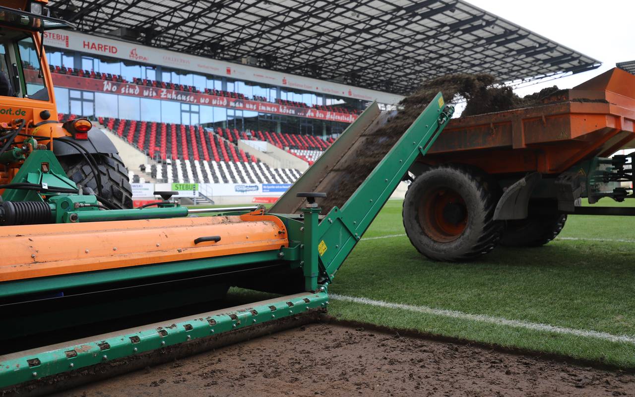 Stadion Essen bekommt neuen Rasen
