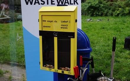 Aschenbecher mit Antwortmöglichkeiten in Essen-Kray