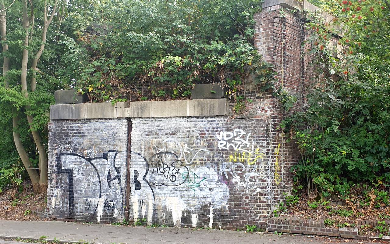 Brücken-Widerlager an der Kapitelwiese in Essen-Stoppenberg