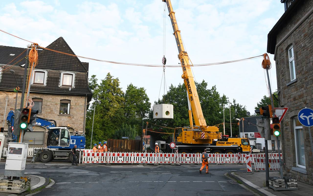 Stadtwerke Essen bauen neuen Abwasserschacht in Essen-Kupferdreh