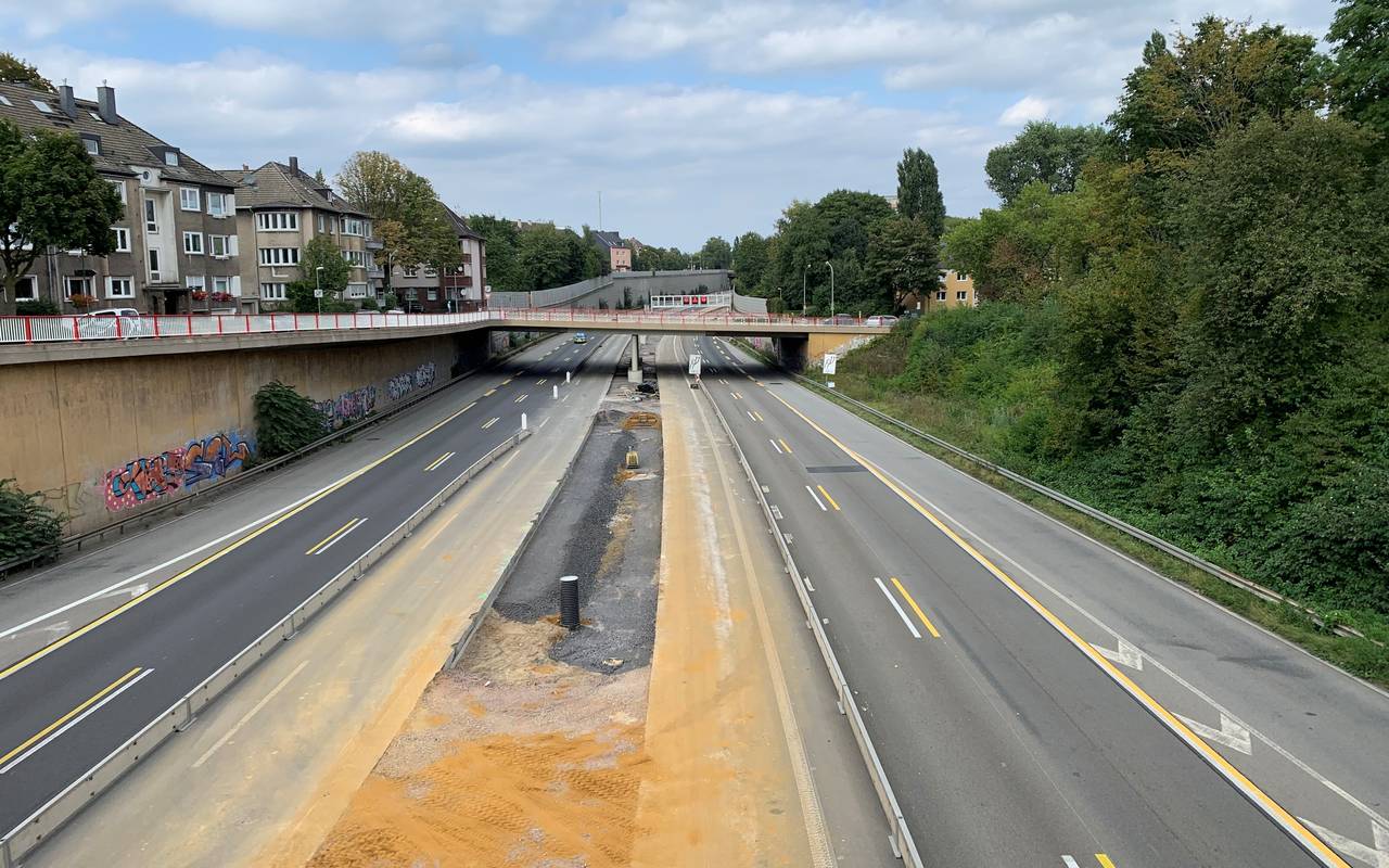 Leere A52 wegen Bombenentschärfung bei Essen-Bergerhausen