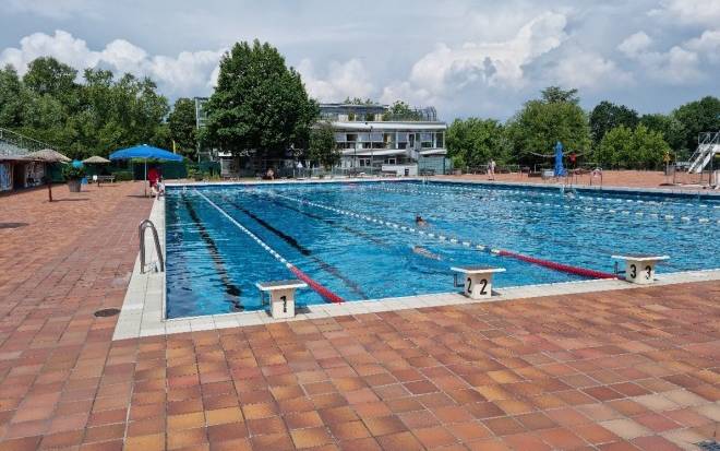 50-Meter-Sportbecken im Grugabad in Essen