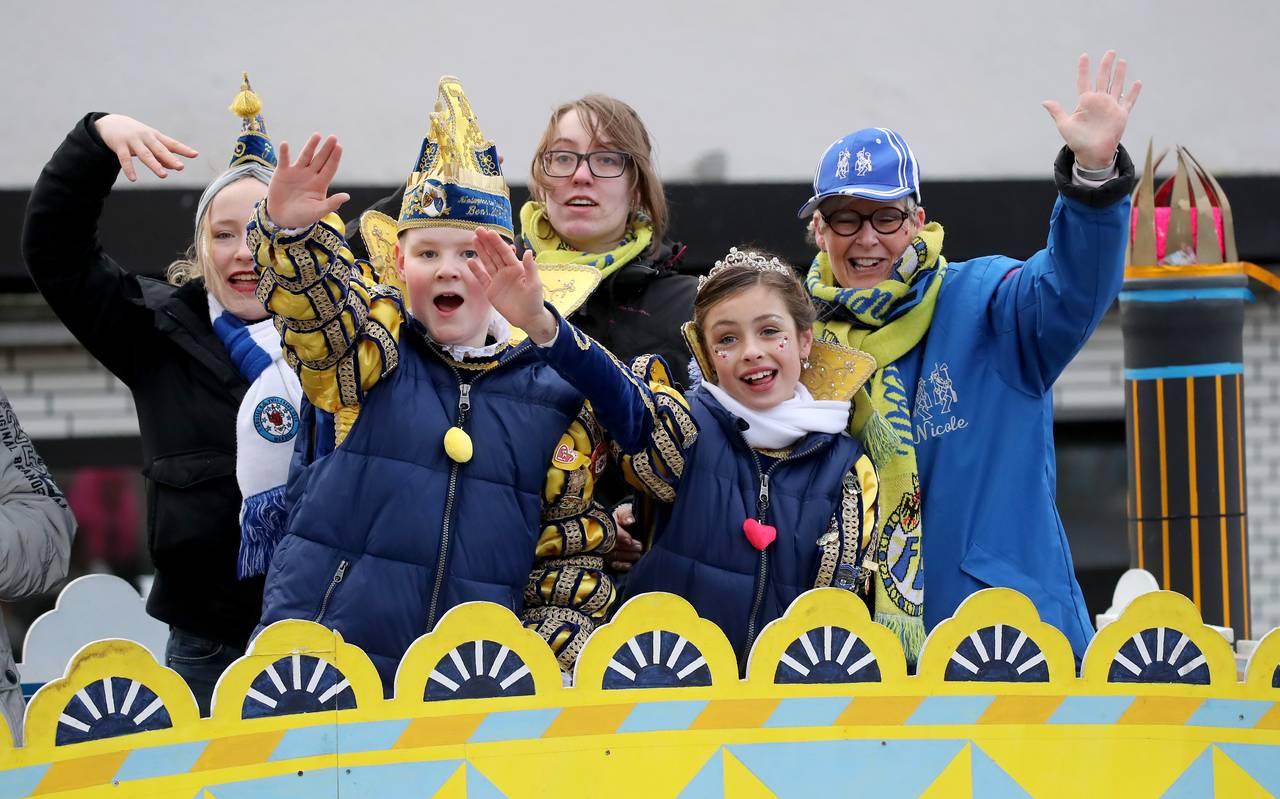 Kinderprinzenpaar-kupferdreh-2019-radio-essen-karneval-umzug