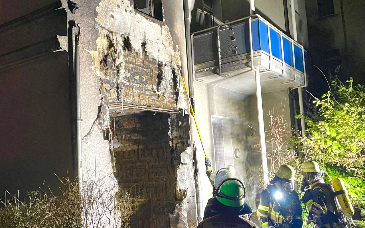 Brennende Mülltonnen in Essen-Nordviertel an der Eltingstraße