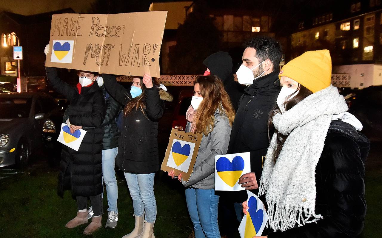 demo-kundgebung-gegen-ukraine-krieg-russland