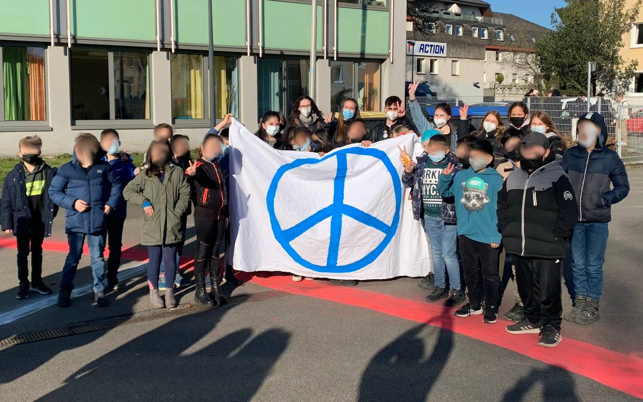 peace-frieden-demo-kundgebung-gesamtschule-holsterhausen-radio-essen-retuschiert