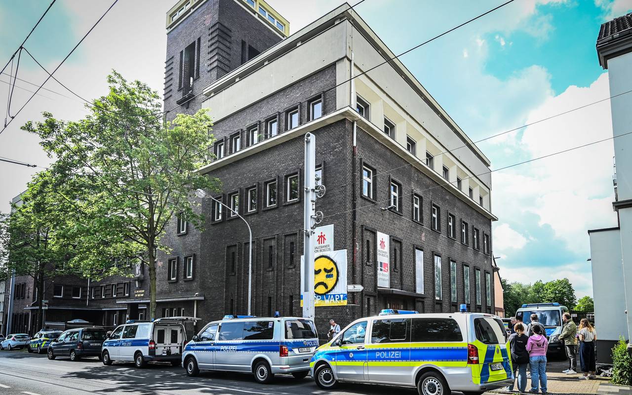 Polizei-am-Don-Bosco-Gymnasium-Essen-Borbeck