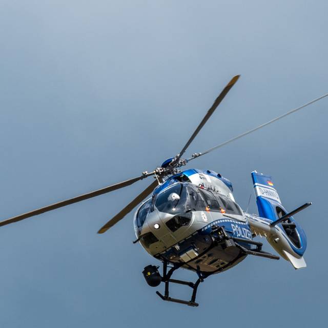 polizeihubschrauber-hubschrauber-polizei-radio-essen-helikopter-himmel