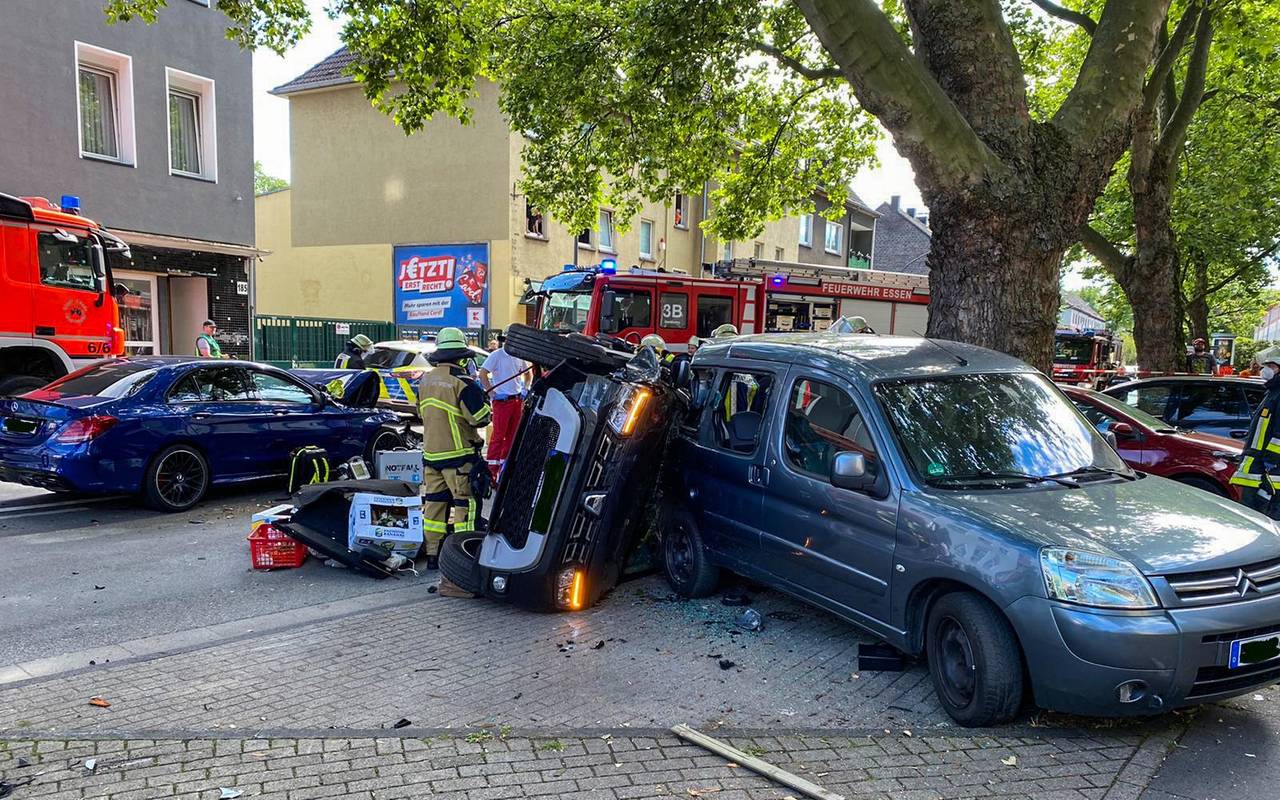 unfall-vogelheimer-strasse-radio-essen-polizei-feuerwehr