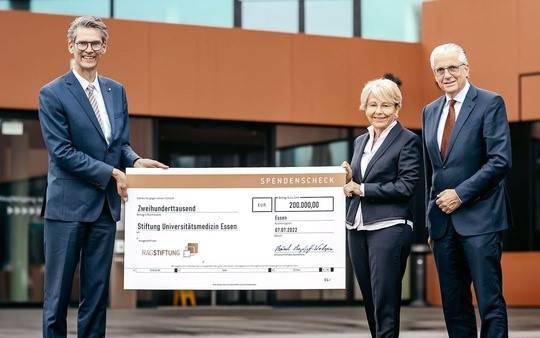 RAG-Stiftung spendet 200.000 Euro an Uniklinik Essen für ukrainische Flüchtlingskinder 2022