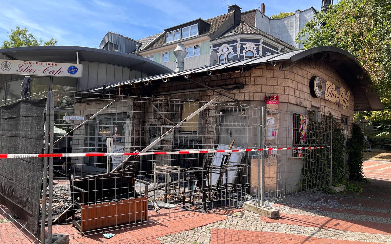 Glas Café in Essen-Steele nach dem Brand 2022