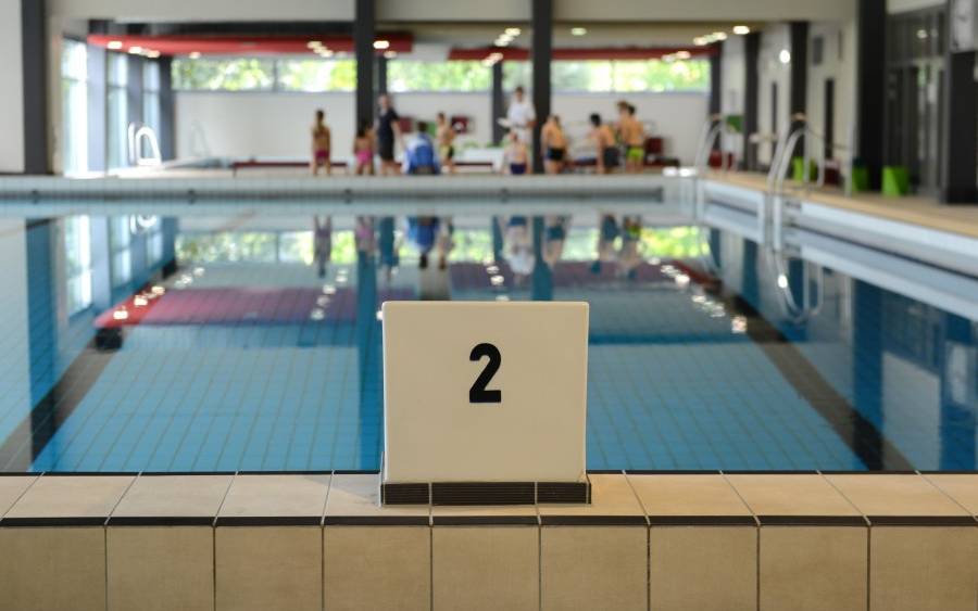 Symbolbild einer Schwimmhalle in Essen.