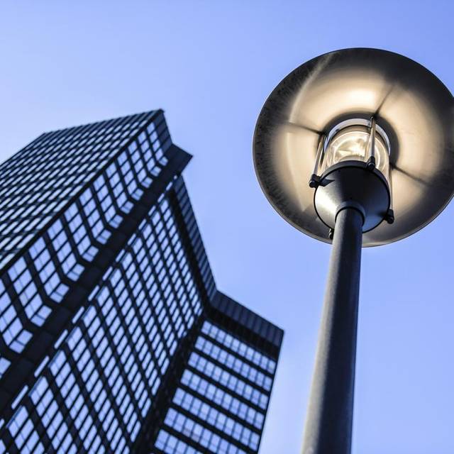 strassenlaterne-radio-essen-rathaus-led-laterne-licht-lampe