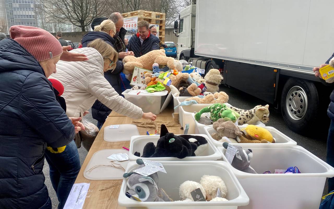 Kuscheltier-Spende aus Essen für kranke Kinder in Ukraine