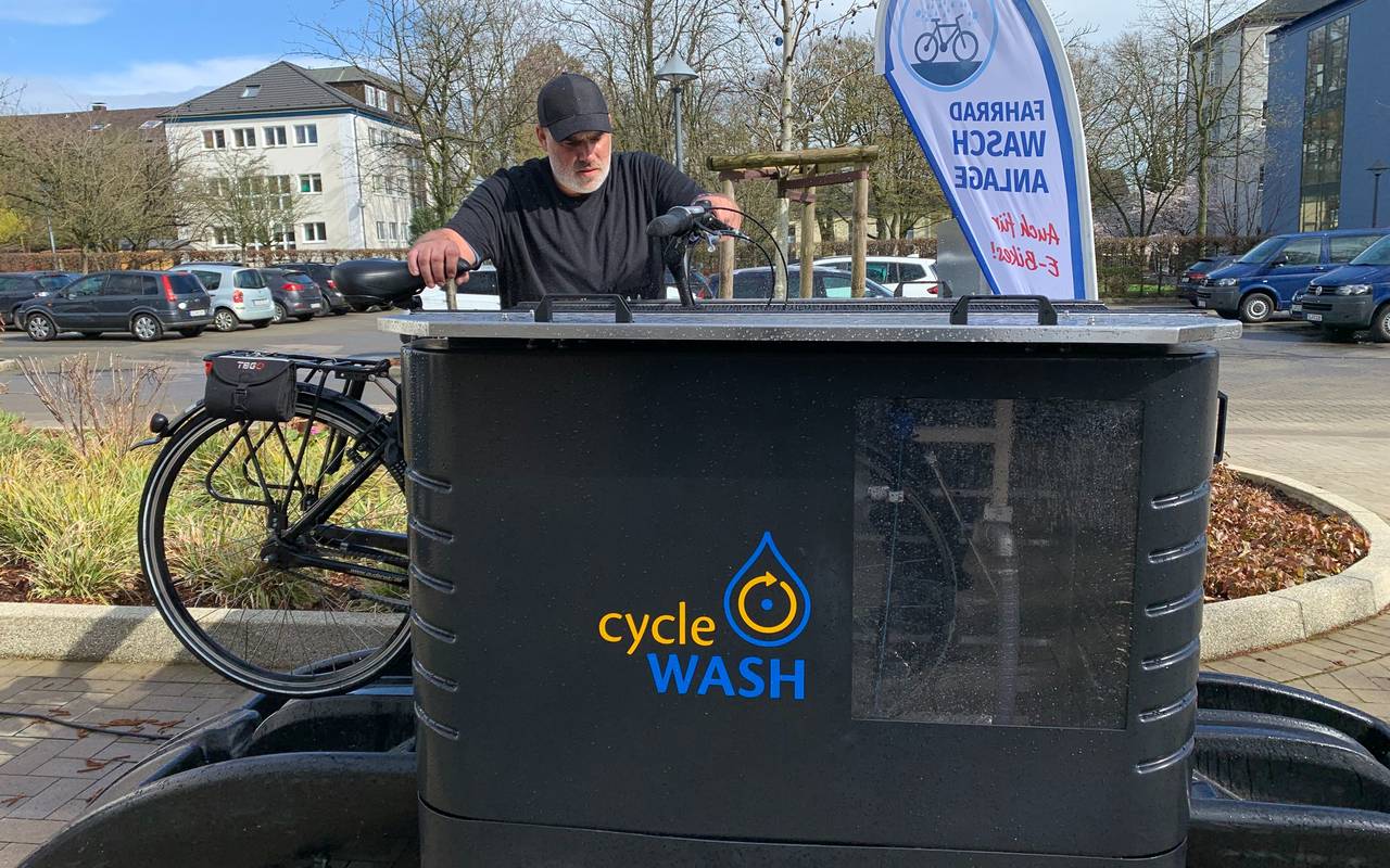 Fahrrad-Waschanlage-Waschstraße-Radio Essen Huttrop Franz-Sales-Haus