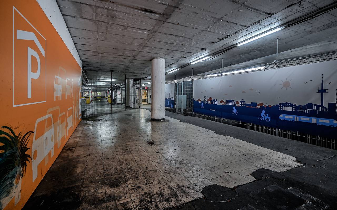 Schmuddeliges Parkhaus und Umfeld am Südausgang des Essener Hauptbahnhofes