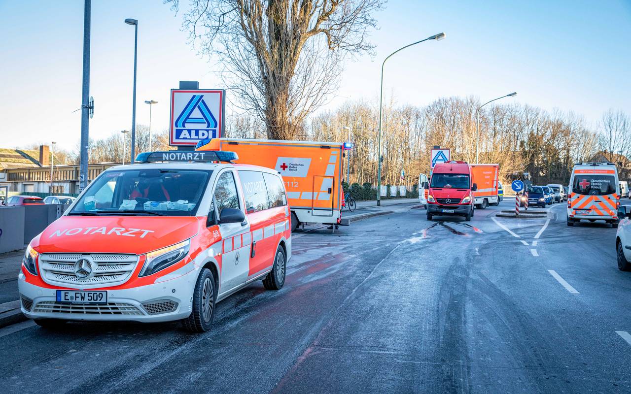 Unfall in Essen mit Schulbus