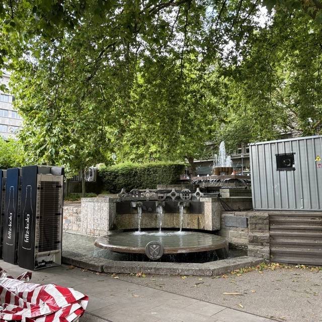 Der Brunnen muss rechtzeitig vor Filmbeginn abgeschaltet werden