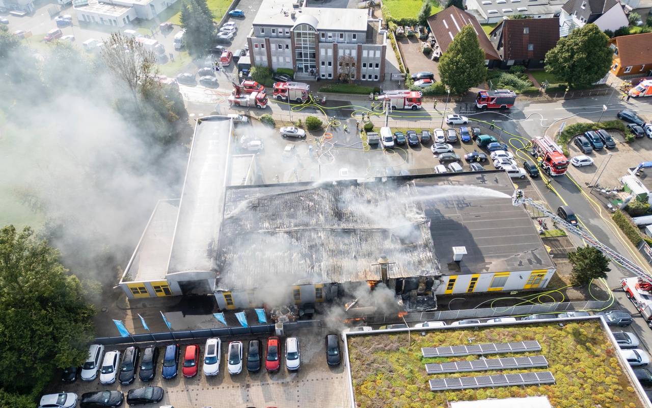 Brand in Autohaus in Bochum-Linden