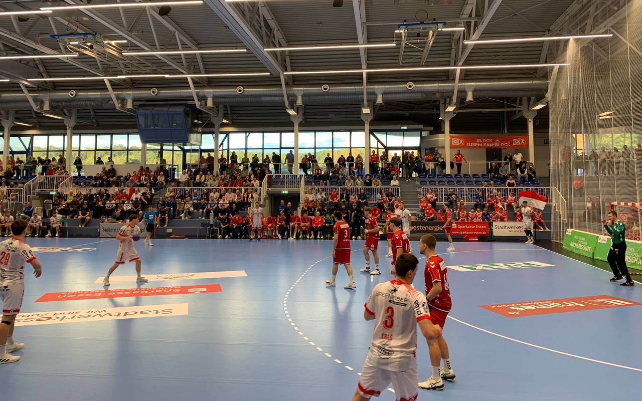 TUSEM Essen beim ersten Heimspiel der Saison 2024/25.